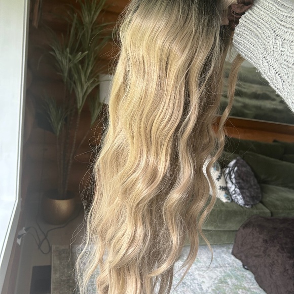 Long Blonde Synthetic Wig - Picture 1 of 5